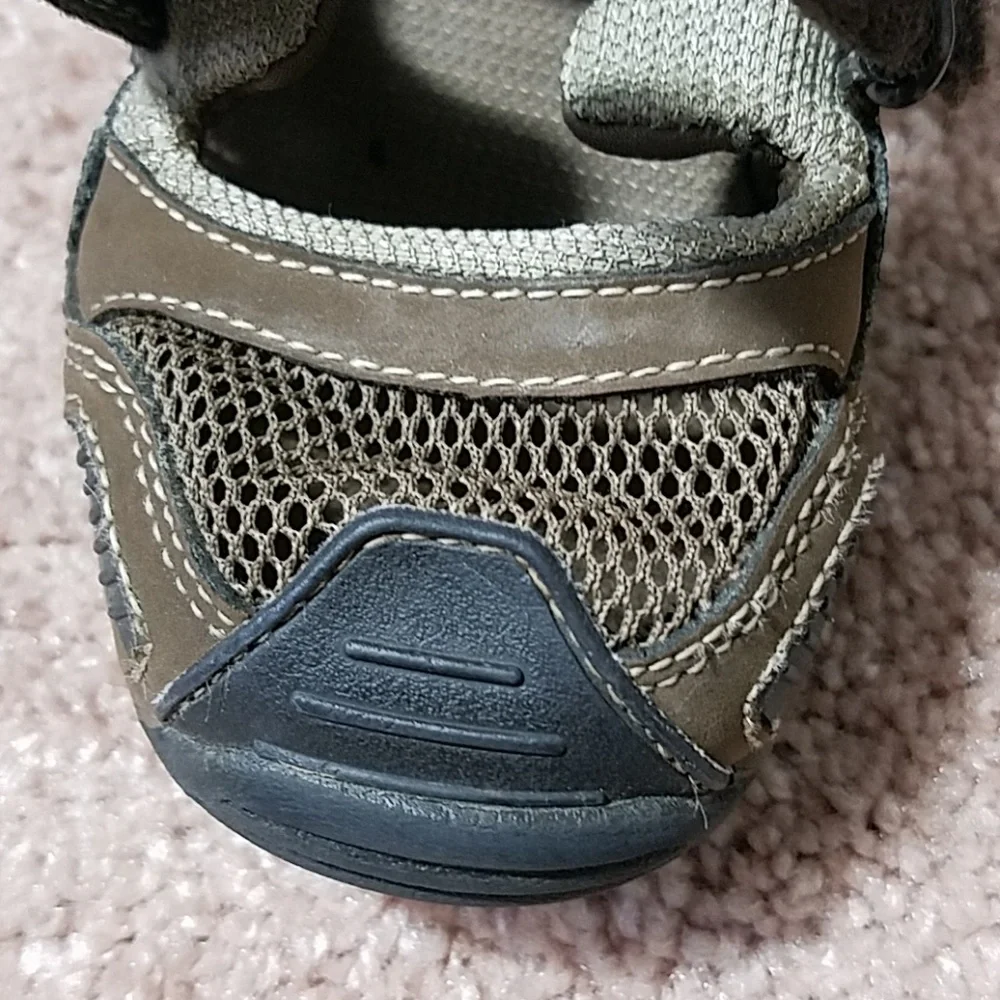 Kids brown water shoes